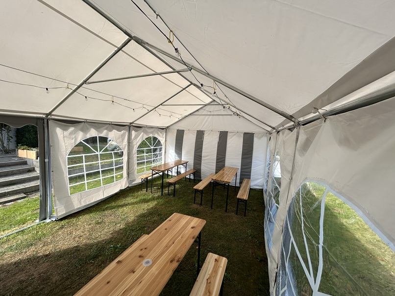 Partyzelt 4x6  Wasserdicht stabil mieten